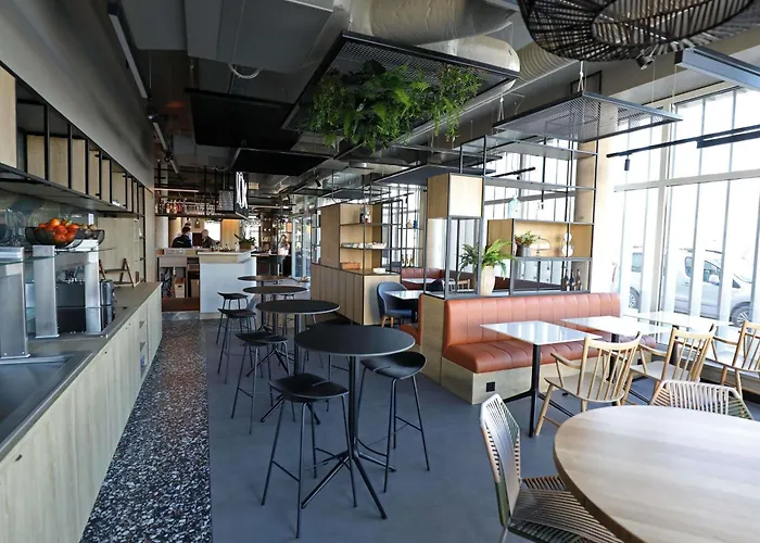 酒店 Ibis Jallieu Medipole 3*