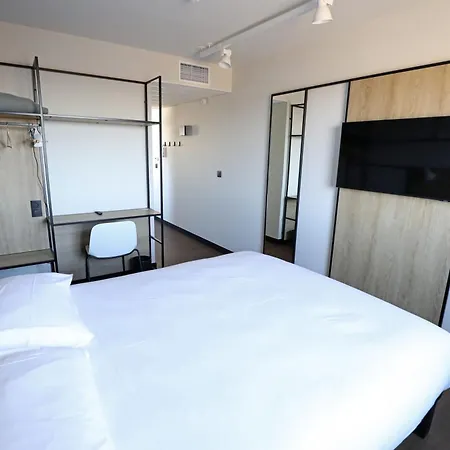 Ibis Jallieu Medipole Hotel