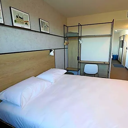 Ibis Jallieu Medipole 3*
