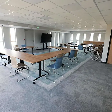 Ibis Jallieu Medipole 3*