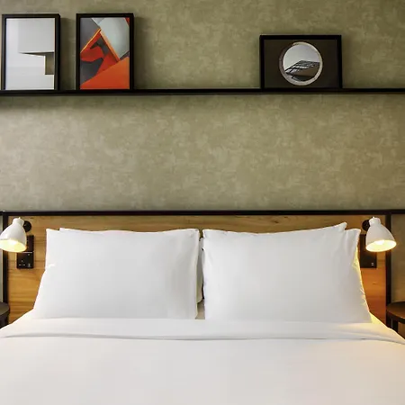 Ibis Jallieu Medipole 3*